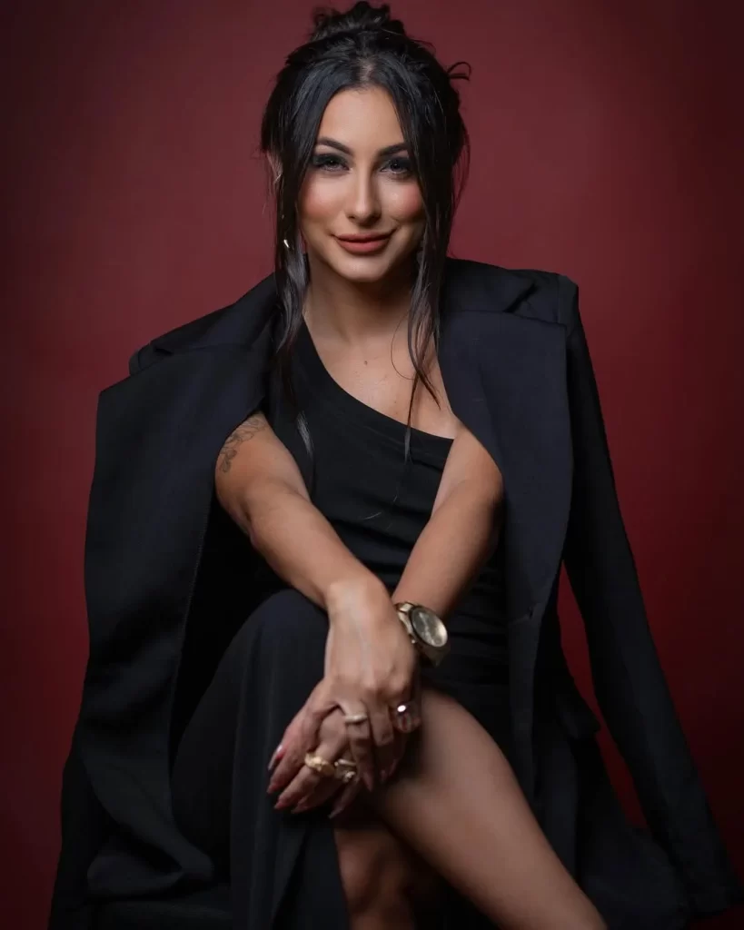 Dra Thais Vieira